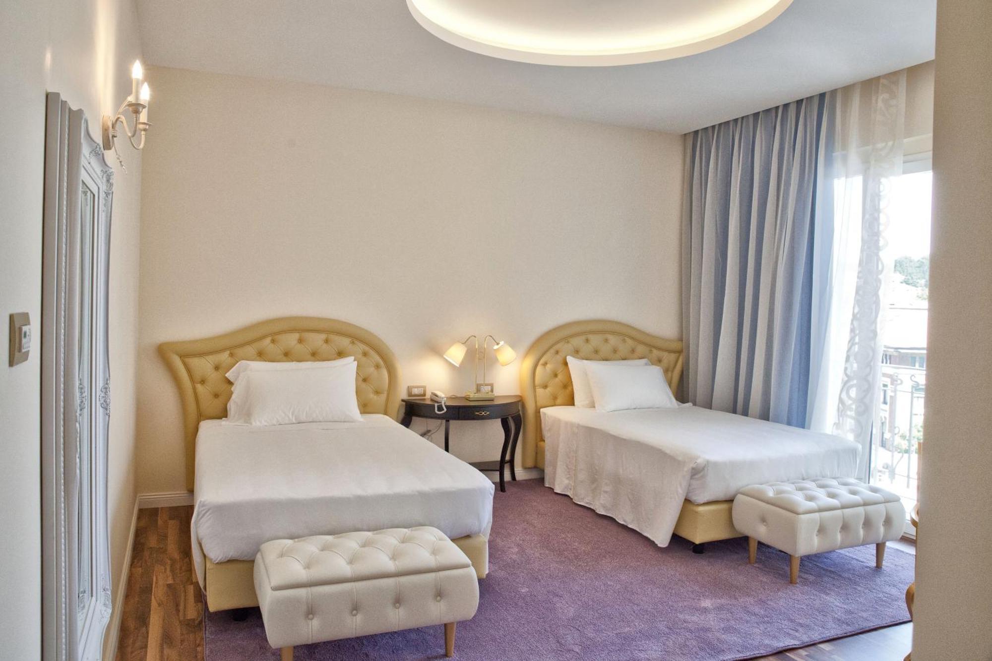 Grand Hotel Salsomaggiore Salsomaggiore Terme Esterno foto A room at the hotel