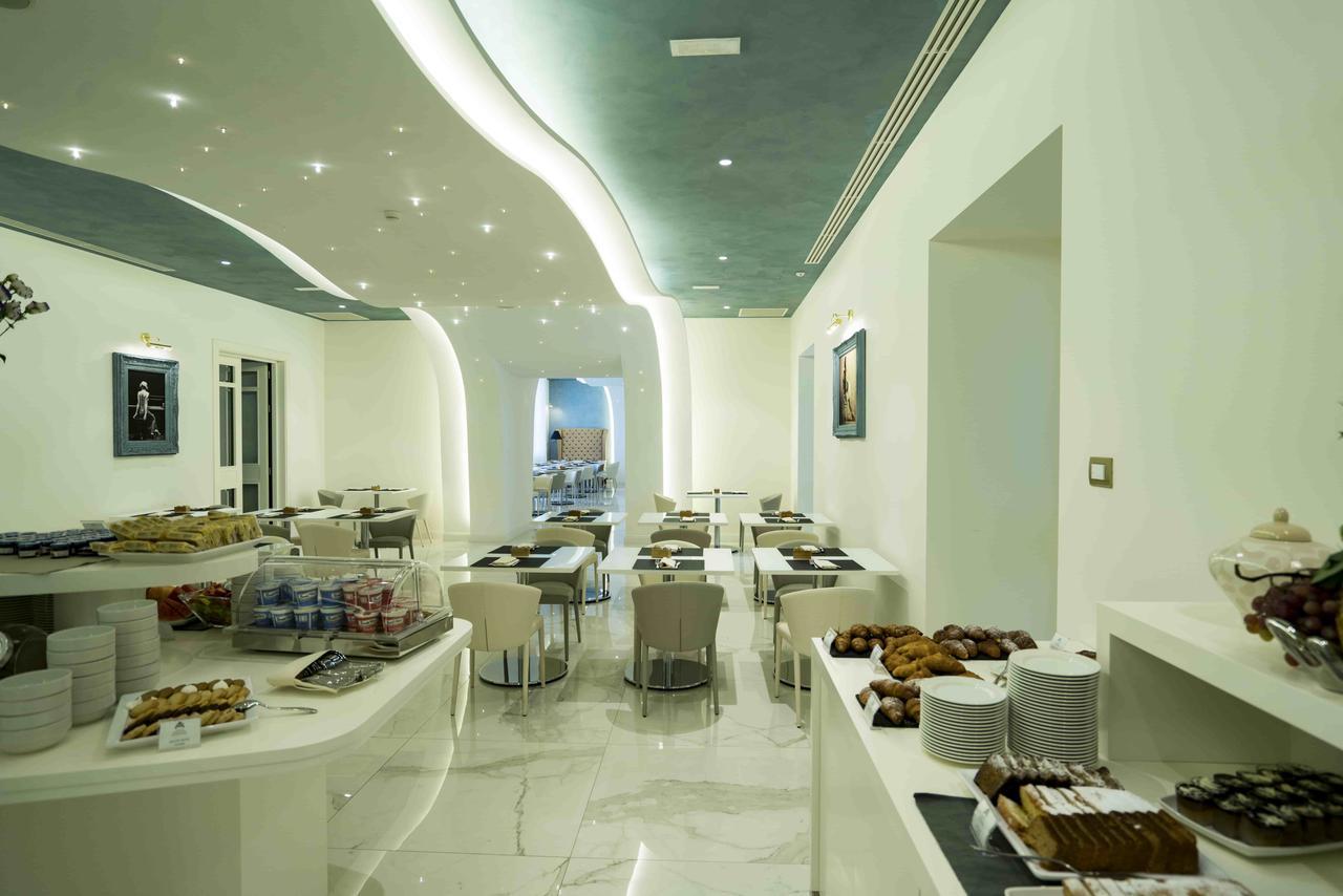 Grand Hotel Salsomaggiore Salsomaggiore Terme Esterno foto The lounge at the airport