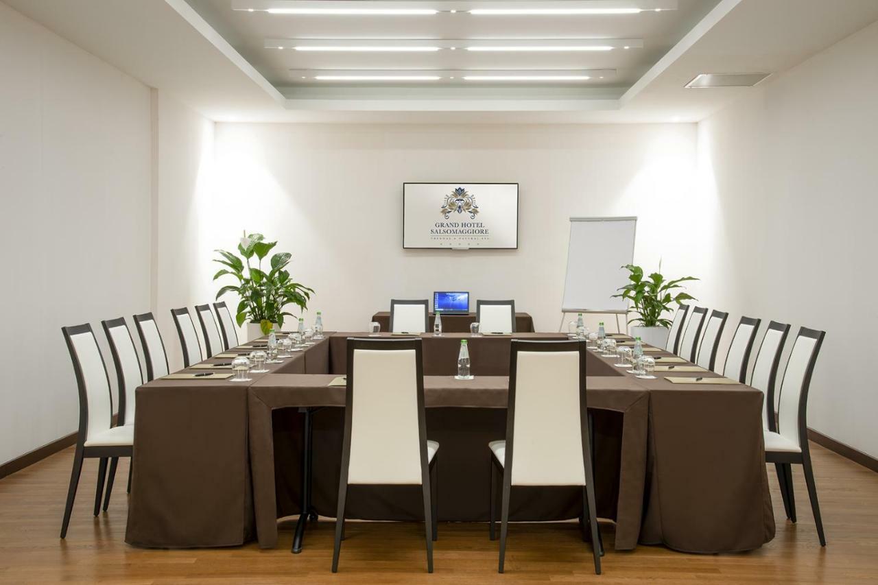 Grand Hotel Salsomaggiore Salsomaggiore Terme Esterno foto The meeting room of the Royal Society